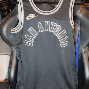 San Antonio Spurs Mens Large City Edition Team Jersey